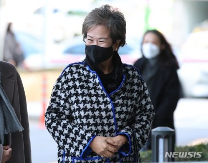 korea_gookmin's tweet image. 손혜원, '목포 부동산' 비밀이용 무죄…＂누명 완전히 벗어＂ (출처 : 뉴시스 | 네이버 뉴스) naver.me/GrqSs6cm 

"정치 검찰의 무리한 기소 증명하는 데 4년"
"저 같은 억울한 국민 없는 나라 되길 소망"