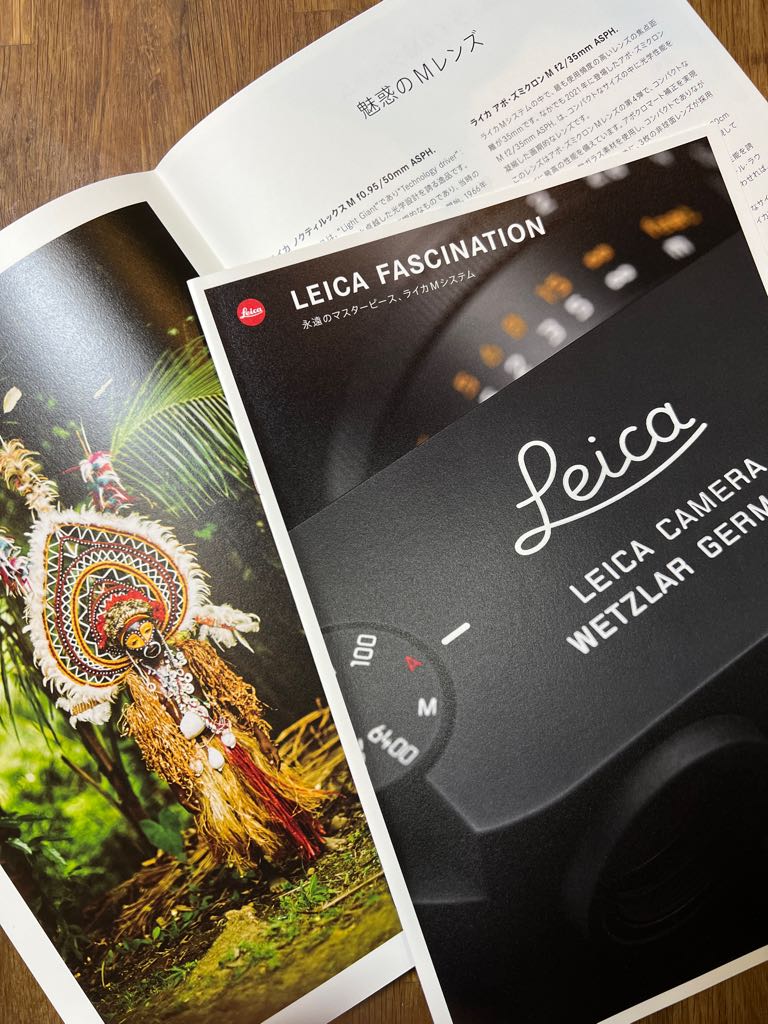 x51's tweet photo. M型ライカのカタログ「LEICA FASCINATION」に写真掲載していただいてます。撮影は当時（2014）使ってたM-PとNoctilux。ライカ店舗で配布中です。PDF版↓

https://t.co/2C8Ysl9yXM https://t.co/P1iKjx5GSa