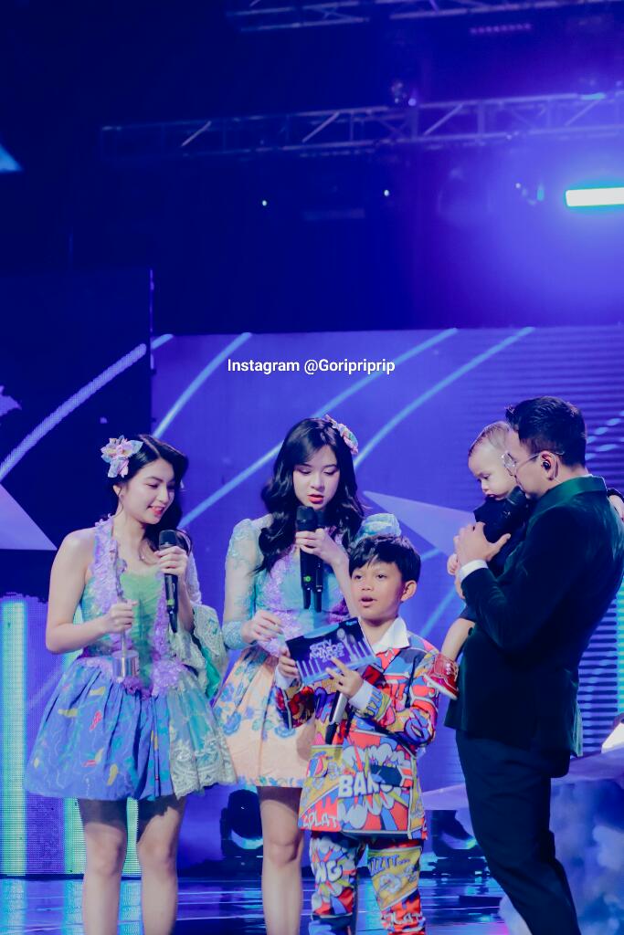 Banggor16's tweet photo. Sctv Awards 2022
Inframe @A_ZeeJKT48 @S_GraciaJKT48 https://t.co/J6L39Hj9ZZ