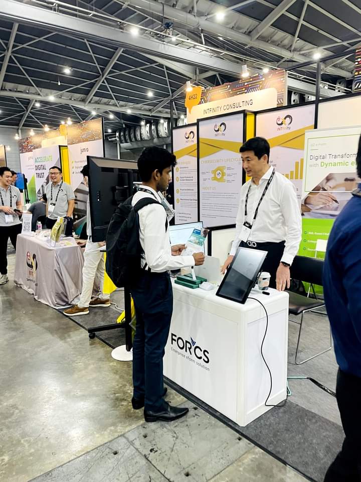 FcodeLabsLive's tweet photo. At this year's #Singapore #FintechFestival, #FcodeLabs interacted with multiple customers and professionals from various organizations. Our goal is to expand our horizons with people as passionate & committed to their causes as we are.
#Fcode #SFF #SFF2022 #Fintech https://t.co/VxlIjpbqZq