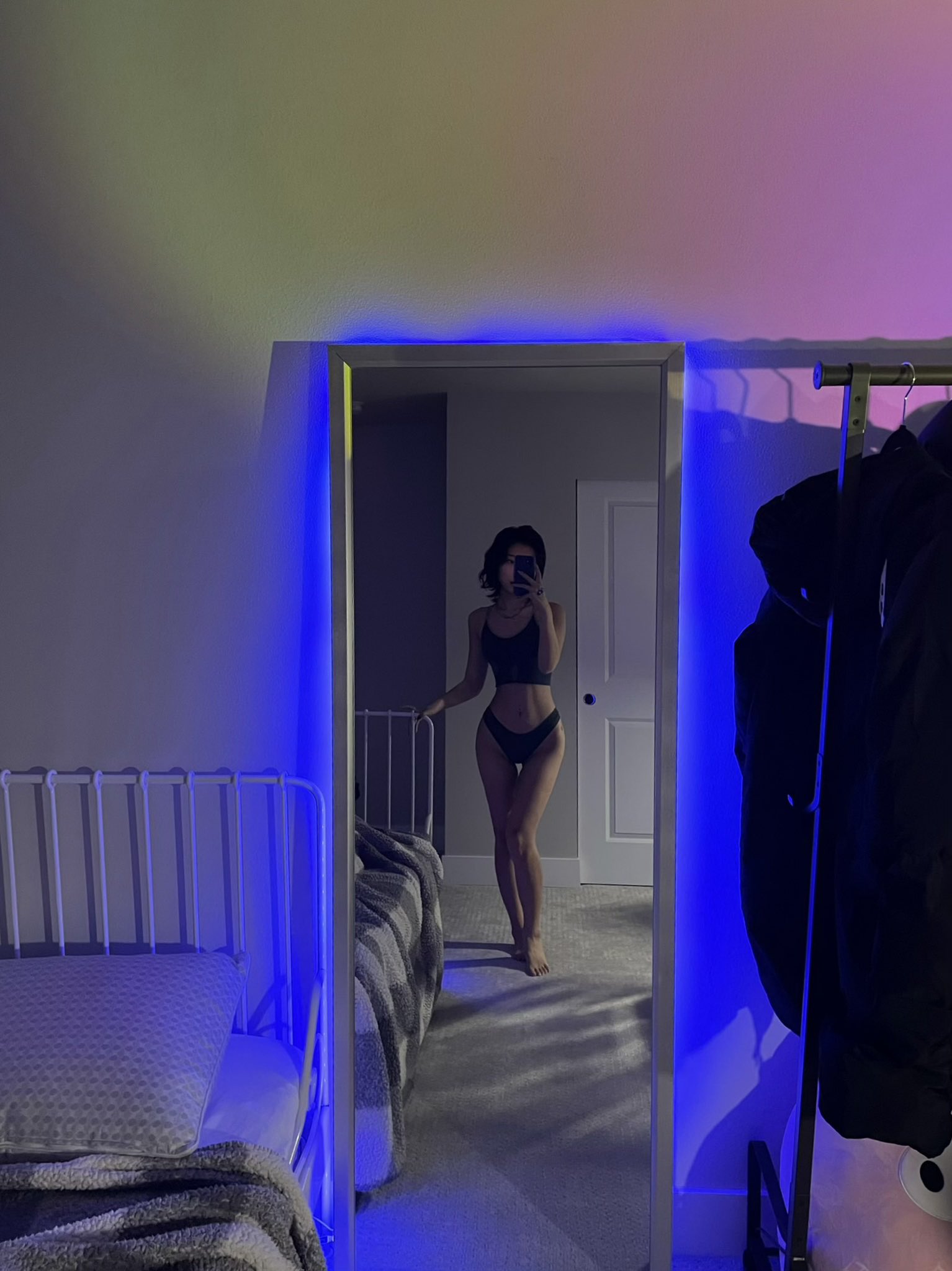 ash-on-twitter-front-view-vs-side-view-https-t-co