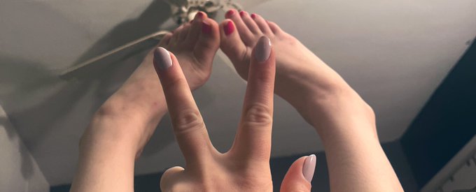 You literally owe me money if you looked. 👀 #feet #feetpics PayPal link in bio. 🤣 im. Serious. 60$ https://t<a href="/tag/feet"class="tags">#feet</a><a href="/tag/feetpics"class="tags"><span>#feetpics</span></a>