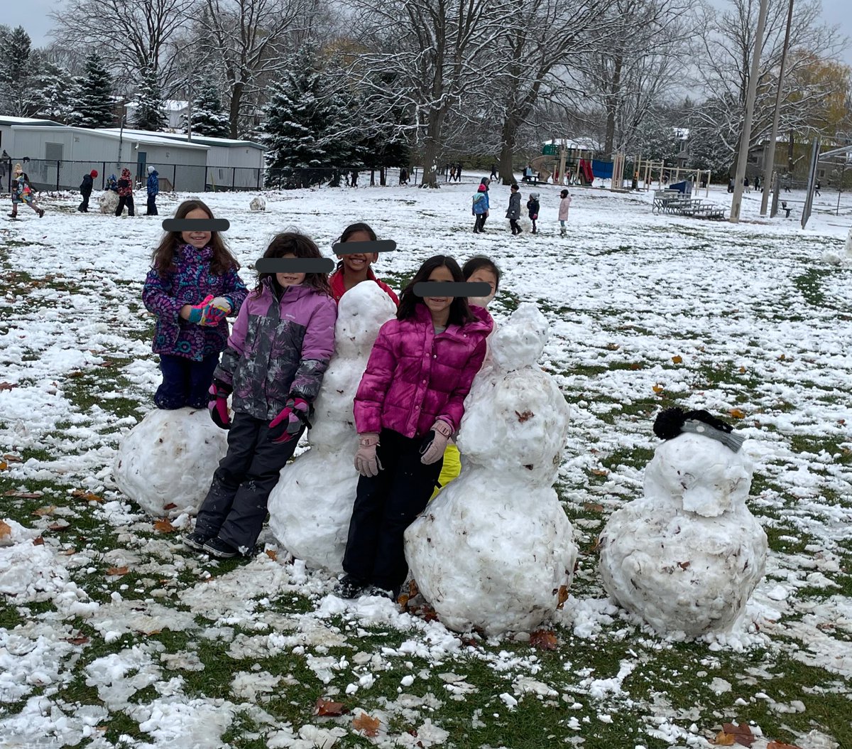 henderson_ave's tweet photo. First day of snow and the snowmen popped up  everywhere!! #winter @YRDSB @YRDSBGetOut https://t.co/LKYF9fYjcC