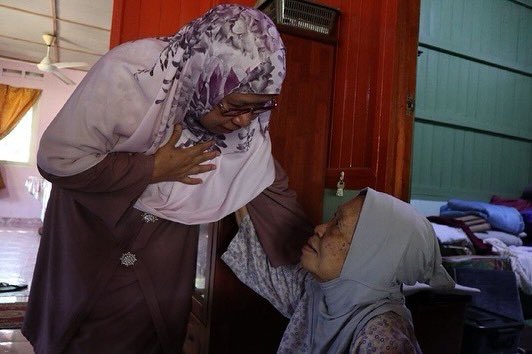 RusnahAluaiP136's tweet photo. Semalam saya menyantuni penduduk-penduduk di Kampung Sungai Badau dan juga Kampung Padang Siapong. 

Syukur, ramai yang mahukan perubahan dalam keadaan ekonomi yang semakin mencabar ini. 

#rusnahaluai #tanggabatu #tanggabatusejahtera #p136 #pakatanharapan #KitaBoleh https://t.co/O7y3XUvo7m