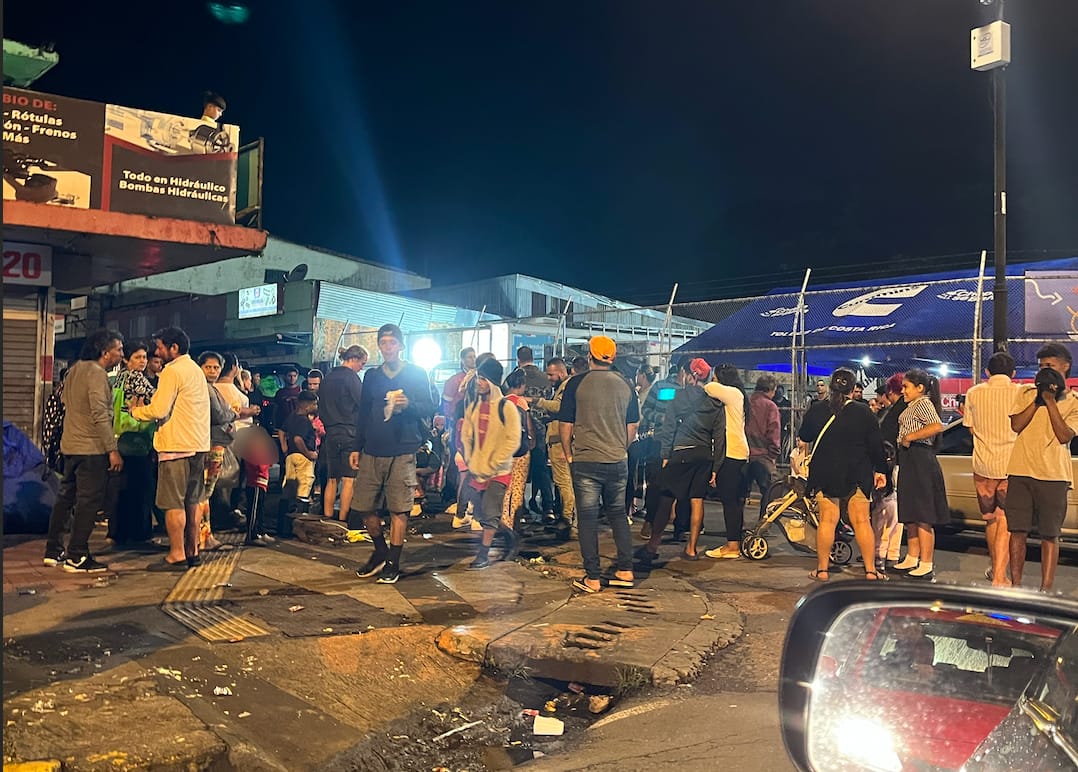 TVTCNic's tweet photo. #SOSNICARAGUA El gobierno de #CostaRica anuncia el cierre de la frontera y posibles deportaciones masivas. Según el presidente #RodrigoChavez por razones económicas no se puede seguir permitiendo la entrada irregular de migrantes al país. https://t.co/TGsNJkCdMu
