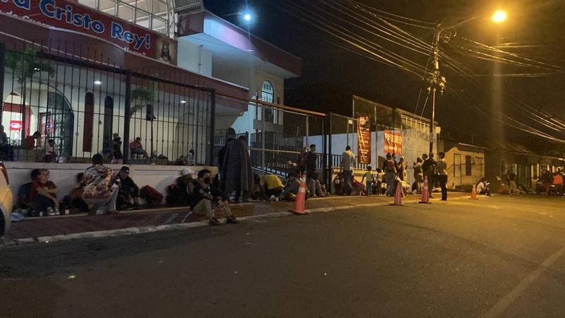 TVTCNic's tweet photo. #SOSNICARAGUA El gobierno de #CostaRica anuncia el cierre de la frontera y posibles deportaciones masivas. Según el presidente #RodrigoChavez por razones económicas no se puede seguir permitiendo la entrada irregular de migrantes al país. https://t.co/TGsNJkCdMu