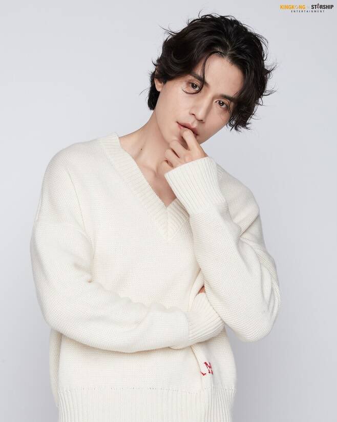 #LeeDongWook reportedly to join the cast of film <#Harbin> along with #HyunBin #ParkJungMin #JoWooJin #JeonYeoBeen and #YooJaeMyung.

Filming to begin from Nov 20.