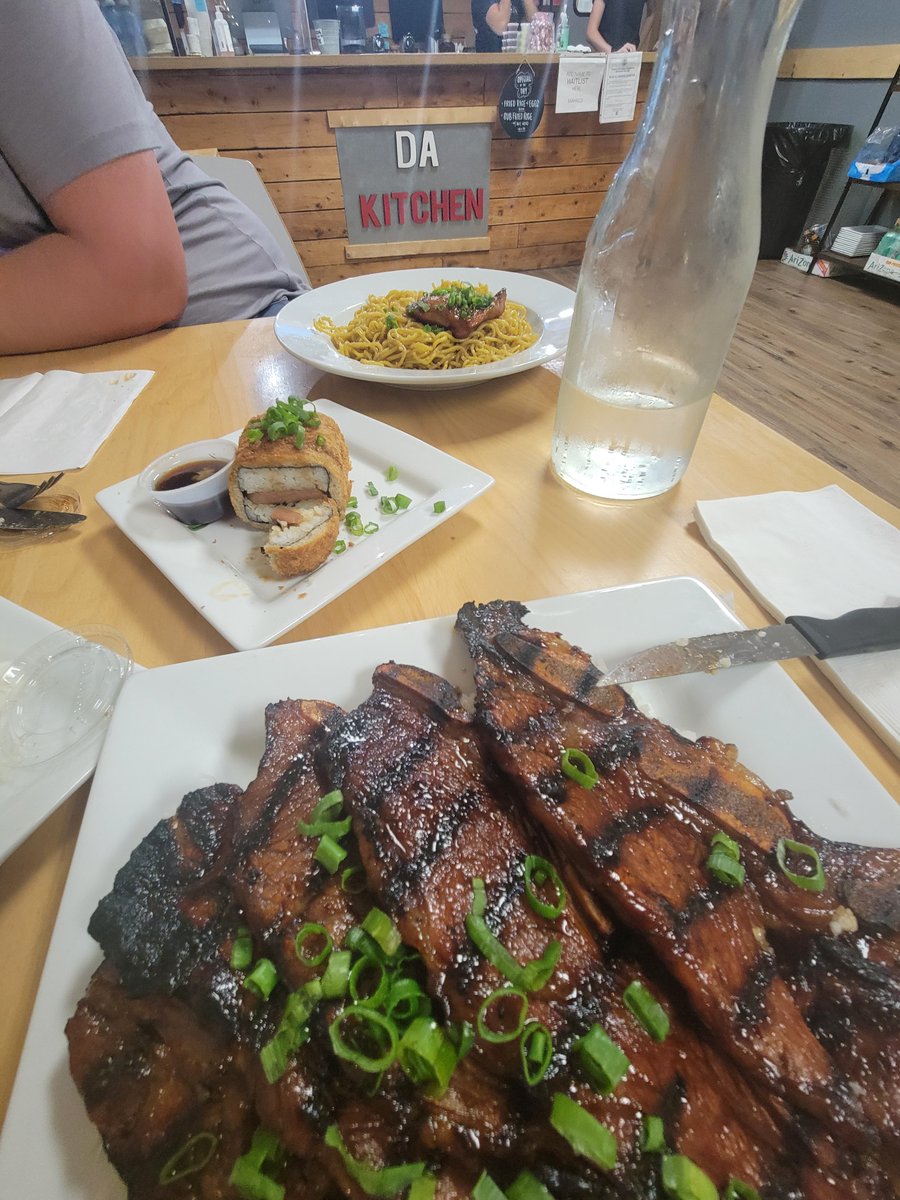 VMancillaP16's tweet photo. Had a blast in Maui. We went to @dakitchenmaui and the Garlic Noodles were amazing. We also made a stop at Antique Freak where we purchased some cool Hawaii shirts. Thanks for the recommendations @Gabrus @adampally 101 Places To Party Before You Die! https://t.co/iZNNWsTzeY