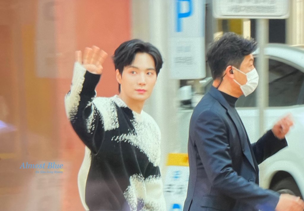 AlmostblueJR's tweet photo. 221117 베네피트 팝업 행사 프리뷰 
 #김종현 #KimJonghyeon https://t.co/5vjNLJZhm5
