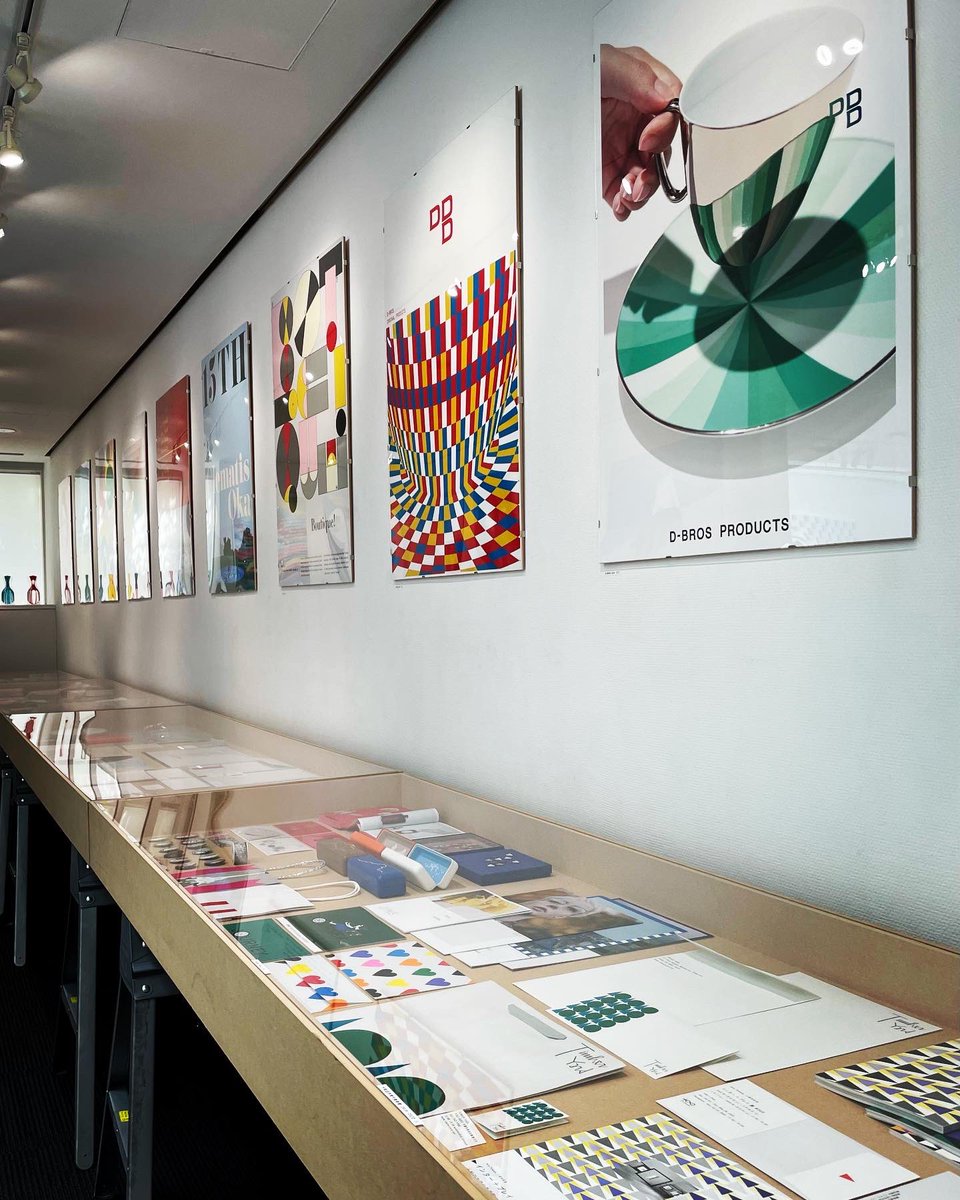 jutarotakahashi's tweet photo. 今日は東京ぶらぶら。
代官山のキギ10周年展、ヤバい。
思ったより会場ぜんぶ使ってやってた!
おめでとうございまーす。
Our Favorite Shopも出てるので色々お買い物できます。11/27まで。
#allisgraphics
#ヒルサイドテラス
#キギ
#植原亮輔
#渡邉良重 https://t.co/o9eJ7rVdET