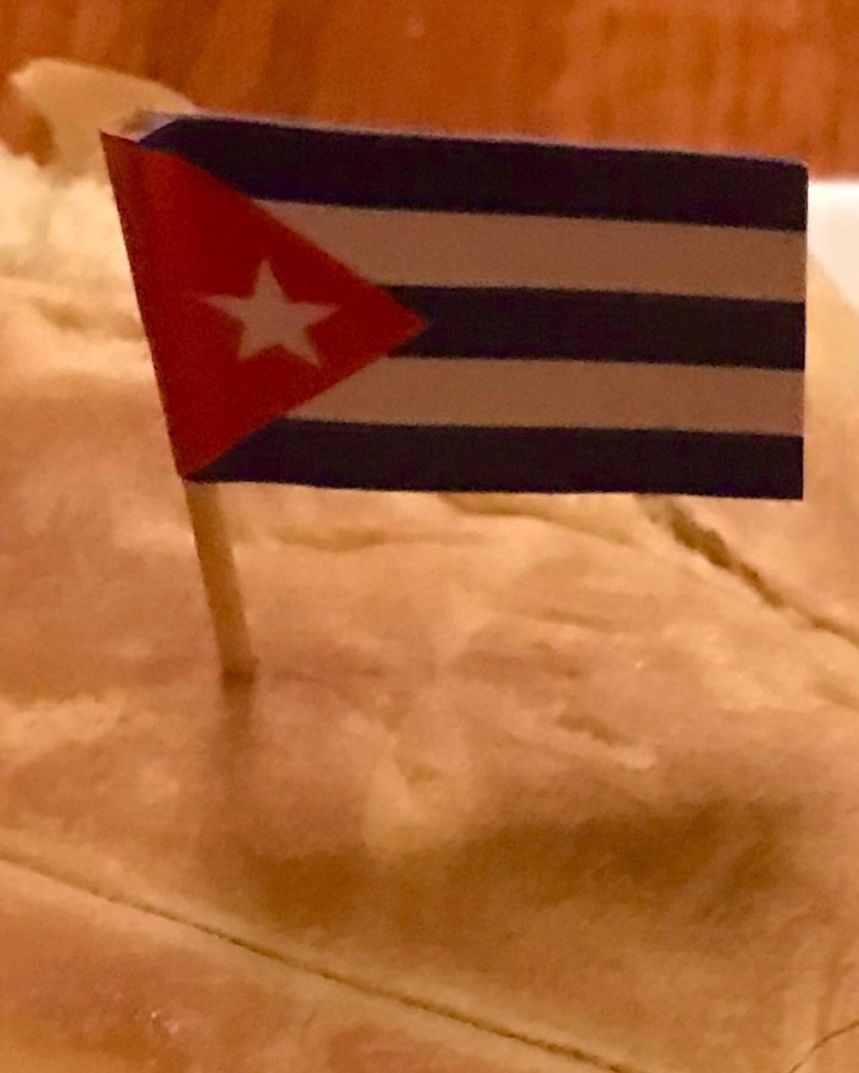 Belles2Badasses's tweet photo. #HavanaRumba for dinner; the Cubano 🇨🇺 was delish! #pork #ham #pickle #mustard #cubanbread https://t.co/MEisJFZX6L