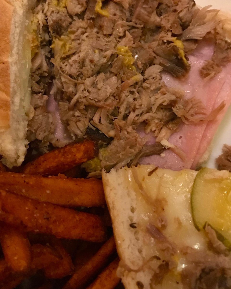 Belles2Badasses's tweet photo. #HavanaRumba for dinner; the Cubano 🇨🇺 was delish! #pork #ham #pickle #mustard #cubanbread https://t.co/MEisJFZX6L
