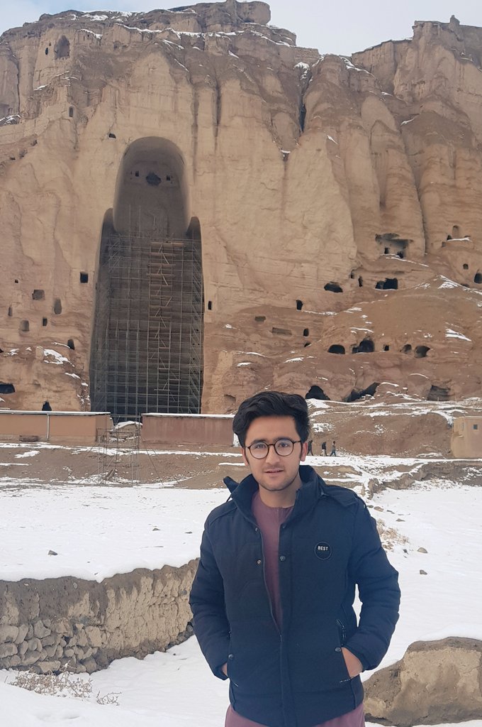 ZakiKosha1's tweet photo. بعضی ها چالش عکس با #بودا را راه انداخته گفتم از قافله پس نمانم😊.
#StopHazaraGenocide
#Winter2020 https://t.co/sAd0NB9vr9