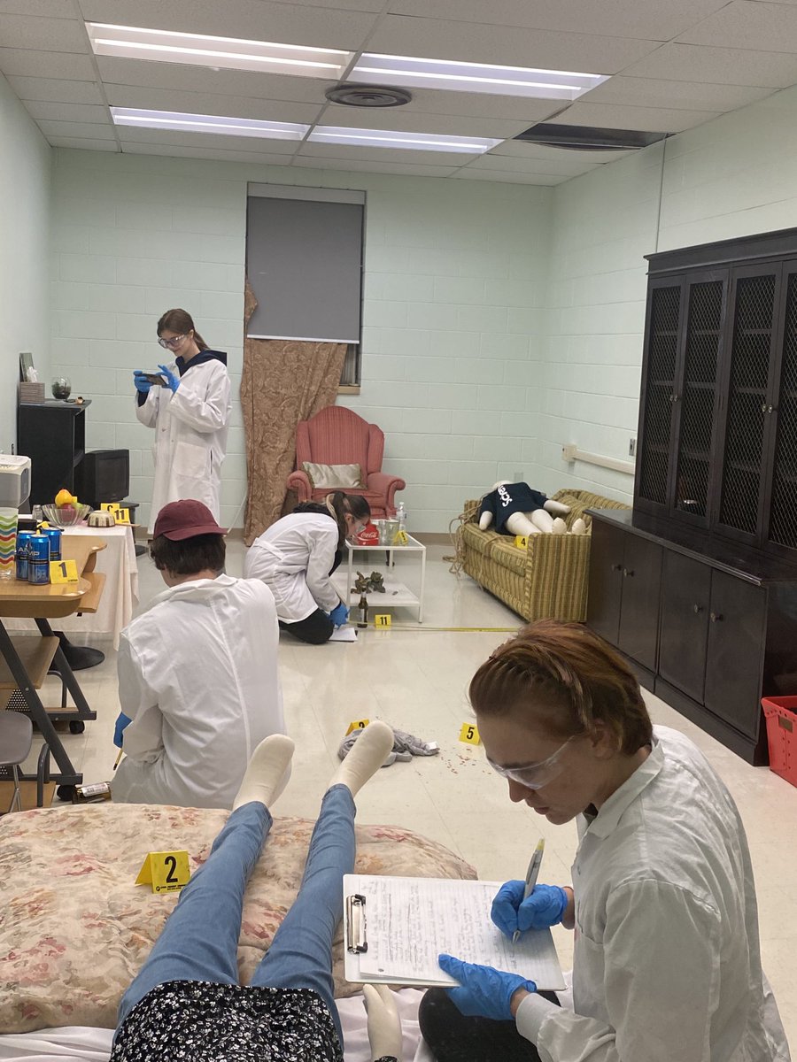 UWindsor Forensics students getting hands on experience ⁦⁦<a href="/UWindsor/">University of Windsor</a>⁩ l