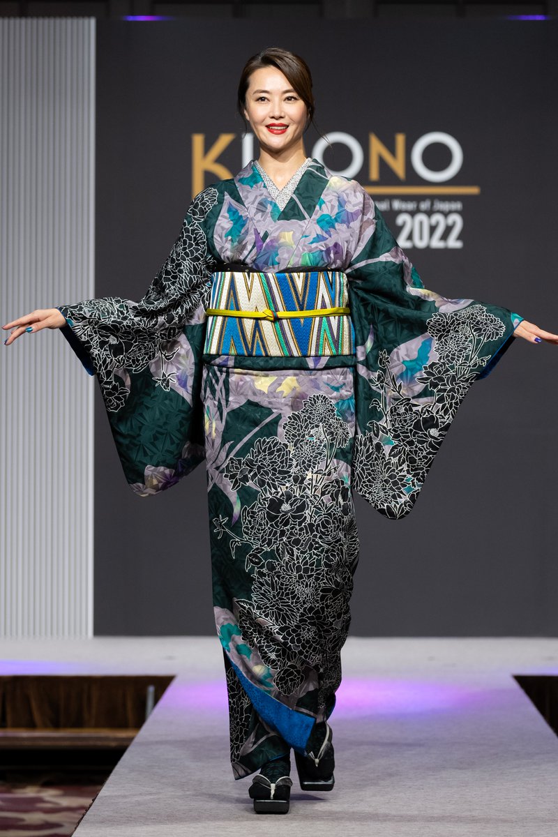 美品 単衣 斉藤上太郎 落款 暈し“静かに浮かぶ幻想”小紋 着物 M-78-