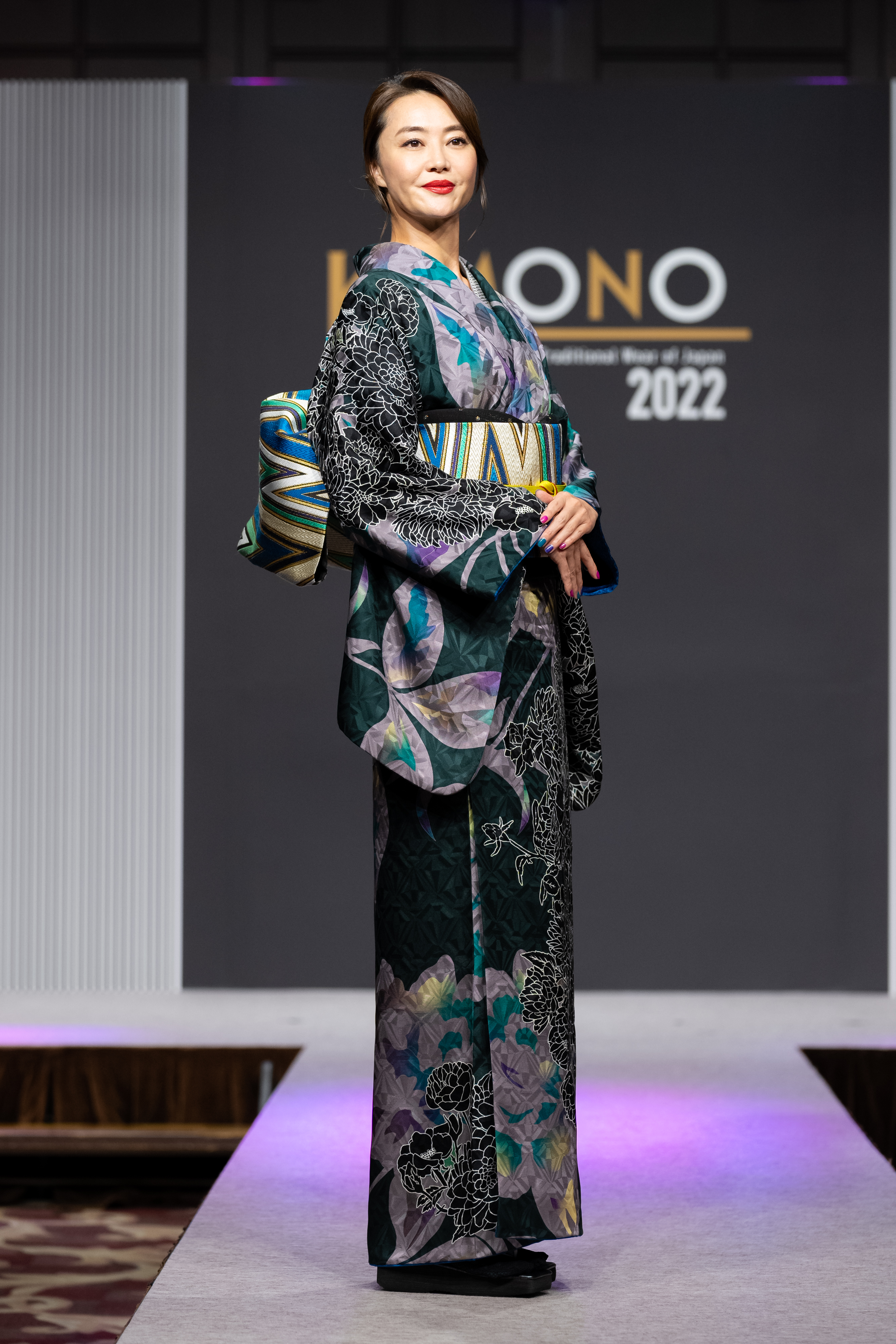 美品 単衣 斉藤上太郎 落款 暈し“静かに浮かぶ幻想”小紋 着物 M-78