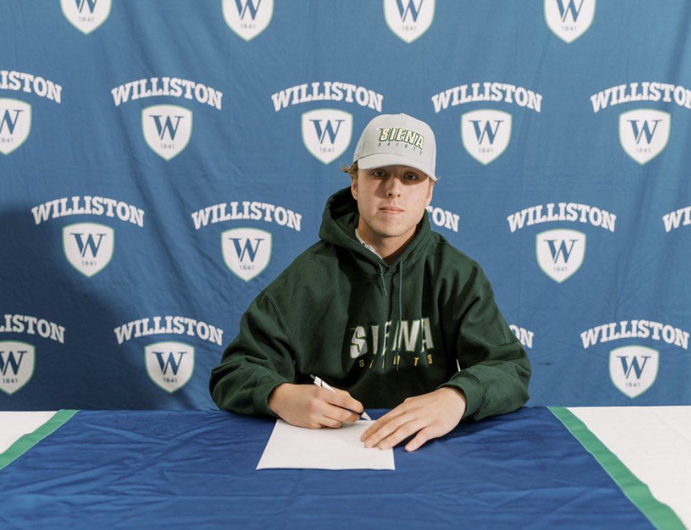 Pen to paper 📝 Officially a saint #gosaints <a href="/SienaBaseball/">Siena Baseball</a> <a href="/BBordieri1/">Bobby Bordieri</a> <a href="/tr471/">Tony Rossi</a> <a href="/joesheridan_/">Joe Sheridan</a> <a href="/ppriceIII/">Phil Price⚡️</a> <a href="/EVOBaseballMA/">EVO Academy</a>