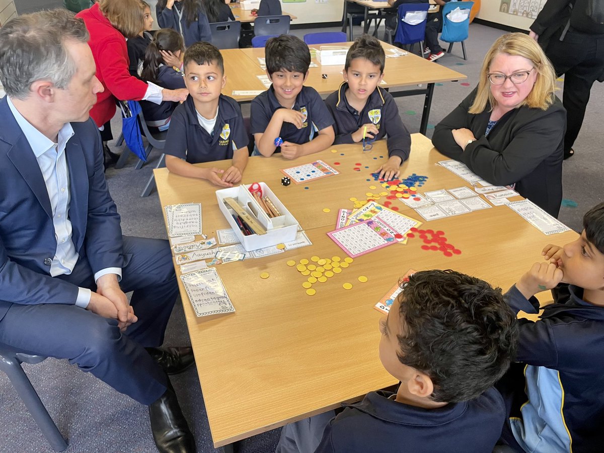 NatHutchins's tweet photo. I sat down with @JasonClareMP and some students at Tarneit P-9 College today to find out how we can all work together to continue to improve the #educationstate - thanks for the good ideas! https://t.co/MvPFhPgeg0