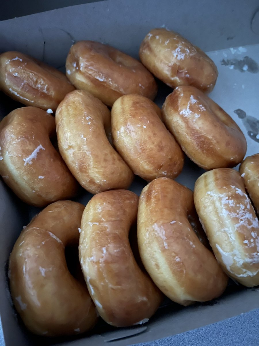 Jennifer Looney tweet media