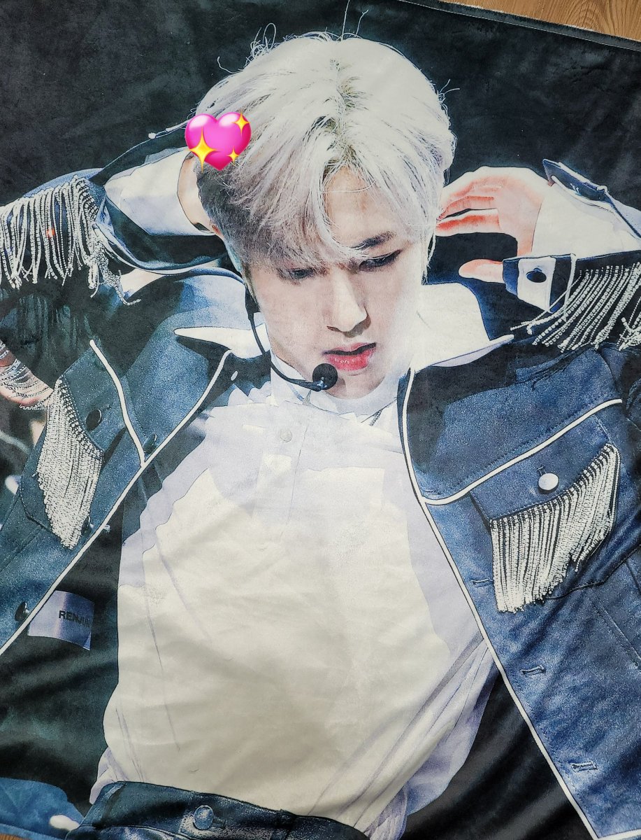 howhappy_me's tweet photo. RENJUN winter cheering kit. photo blanket
런쥔 포토담요 (+포카 세트) 재고 판매 진행합니다

기간: 11.17(목) ~ 재고 소진 시 까지

자세한 사항은 아래 링크로 확인해주세요!
🔗https://t.co/71rGHrAlQE

문의는 DM 주시기 바랍니다:):)
#런쥔 #RENJUN https://t.co/4Gnd1rgARe