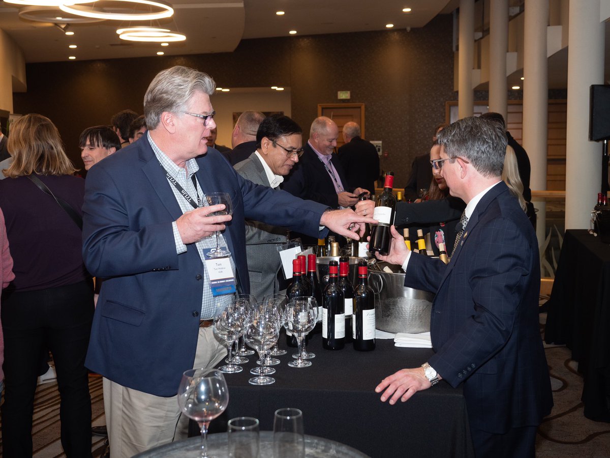 icomera's tweet photo. A Sommelier 🍷 Experience for the Commuter @RailCoalition because an Experience is what we do best…#passengerexperience for a #connectedjourney 📱🎧💻
#CRCSummit22 https://t.co/sUWyK3Qx7S