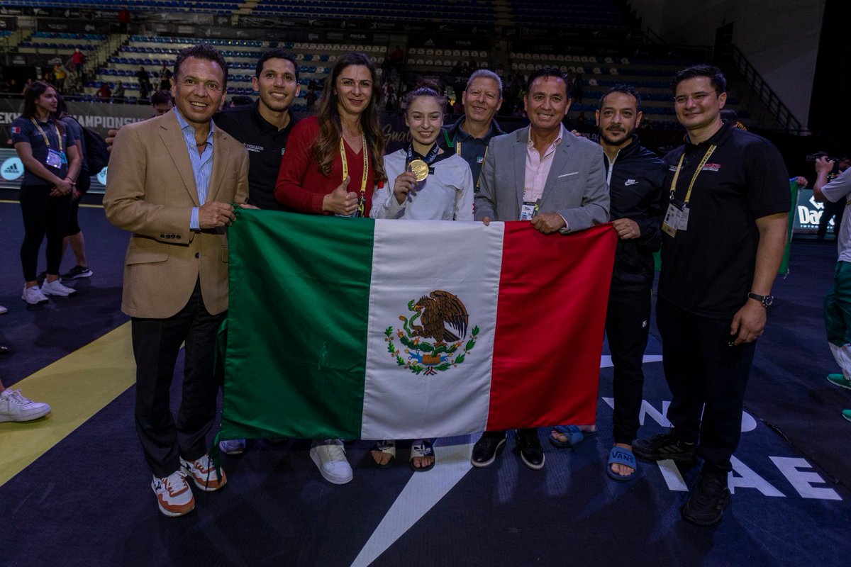 Daniela Souza logra segundo oro azteca en Mundial de Taekwondo 🥇🥋

Por primera vez en la historia, México 🇲🇽 registra dos medallas doradas en la misma justa; la debutante de 23 años (-49 kg.) se une a Leslie Soltero como monarcas en Guadalajara 2022.

👉 bit.ly/3EdOdqT