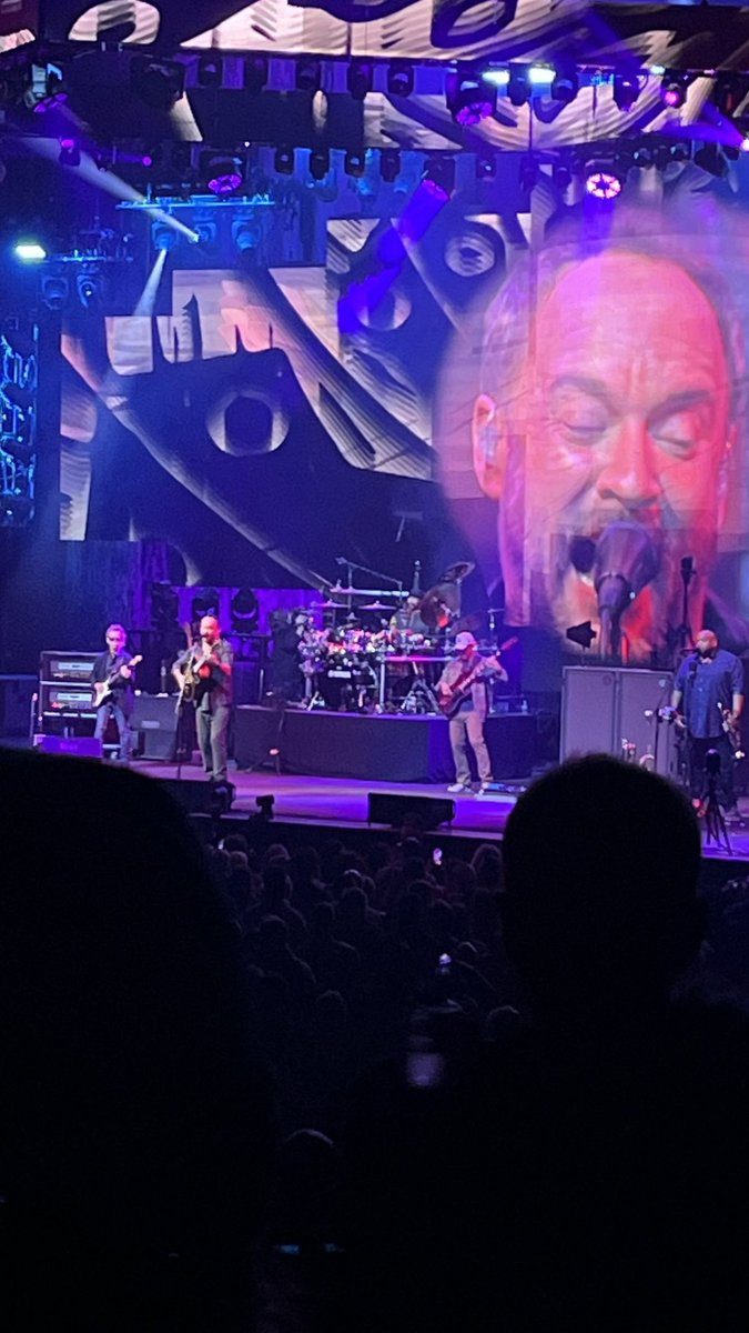 Just saw #DaveMatthews last night @UnitedCenter and see he’s trending today. Saw 7 shows this year!! #BigFan #DaveMatthewsBand @DaveJMatthews @davematthewsbnd @JeffCoffinMusic