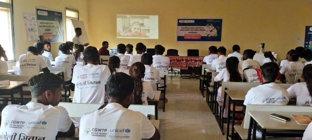 AjayYv40S's tweet image. जिला प्रशासन मुंगेली, @UNICEFIndia , @wethepeople_cg के सयुक्त तत्वाधान में, जमखोर में सामाजिक व्यवहार परिवर्तन के अंतर्गत क्षमता निर्माण हेतु 2 दिवसीय प्रशिक्षण कार्यशाला आयोजित हुई!!
#SBCWorks
#BehaviourChangeMatters 
 @rahuldeoias @SBCCalliance