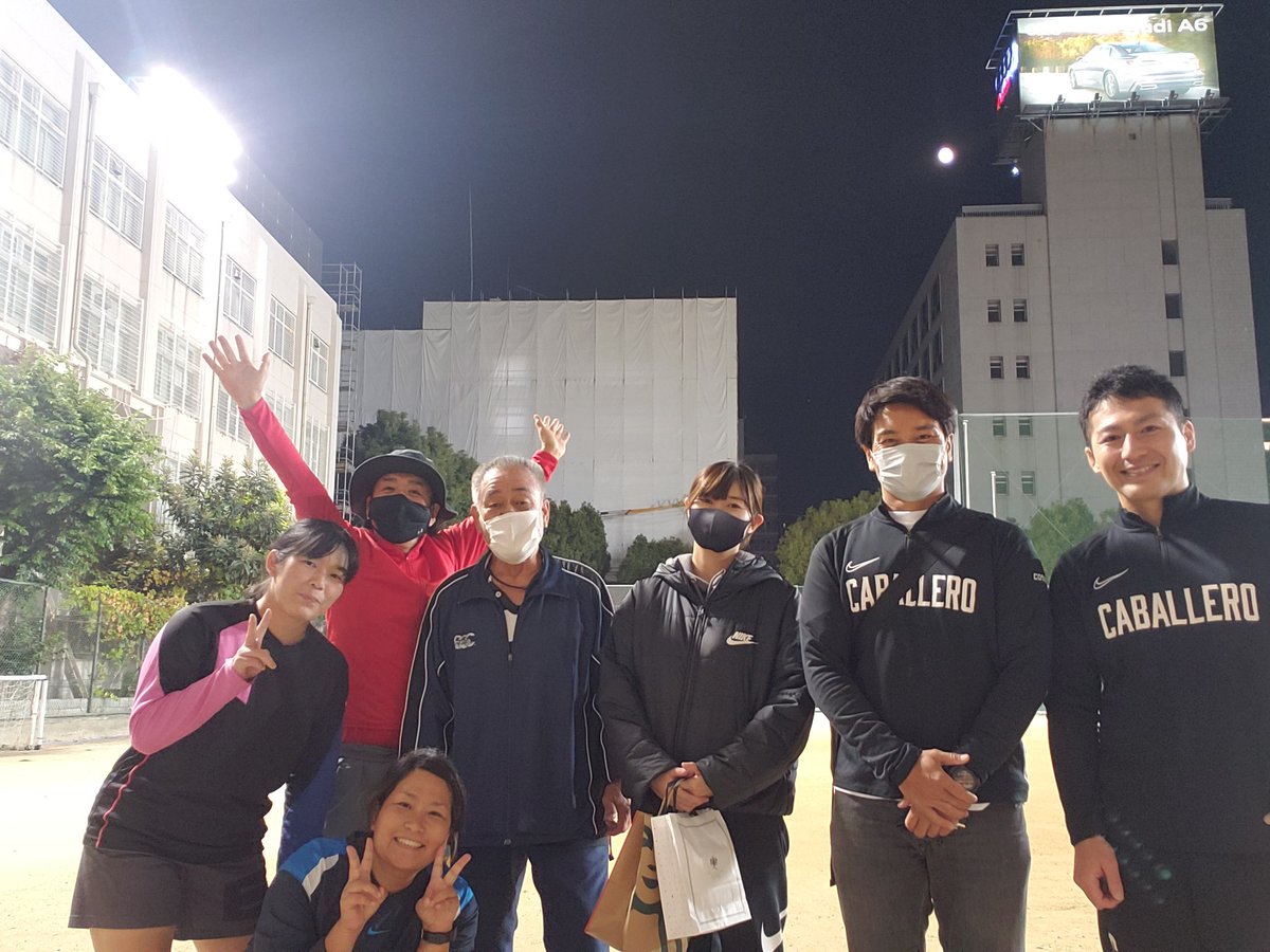 HRS_Ladies's tweet photo. 兵庫レディース練習
11月17日(木)
本日の練習はお休みです🏉

20日(日)は関西大会🎵
うちのチームからも参加しますよ😃💕頑張ってね。
小学生の県大会も開催中。
そちらへ行くメンバーも😉
���降らないで～🙏
#女子ラグビー #ラグビー #兵庫レディース https://t.co/5RWufBpS6a