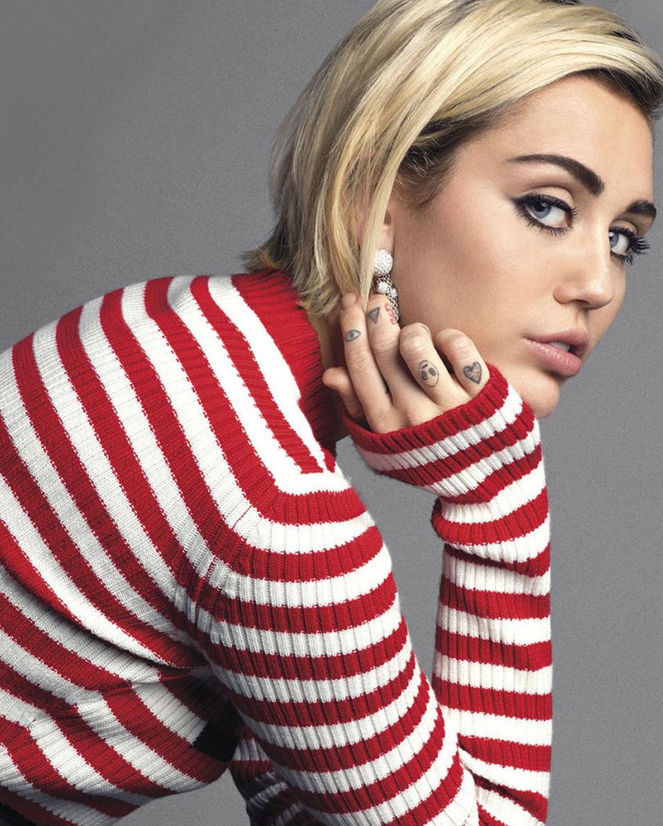 MileyCyrusMC69's tweet photo. Miley for “Marie Claire” (2015)🤍
@mileycyrus #mileyfan #miley #mileycyrus #mileyraycyrus
#queenmileycyrus #mileybest #mileybestfan #smiley #mileyfans #fanaccount #happyhippiefoundation #mileycyrusforever #sheiscoming #mileycyrusstyle
#onlymileyspace https://t.co/iIKvJVhNPb
