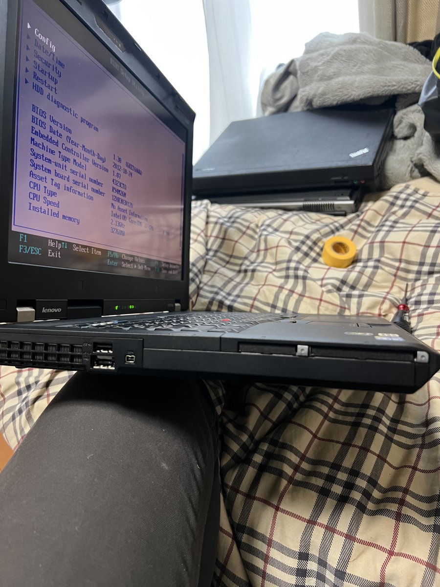 lost_lost_lost3's tweet photo. #ThinkPad信者 #ThinkPad W701ds
これが私の考えた最強のノートパソコン
と言っても過言では無いと思います
デュアルディスプレイ、Expresscard 54/34と34、BDmulti、デジタイザー 、カラーキャリブレーター、指紋認証、2.5inchドライブx2、無線LAN、e-sataUSB2.0コンボ端子、USB3.0、IEEE1394など https://t.co/eW3PTifZ5Q