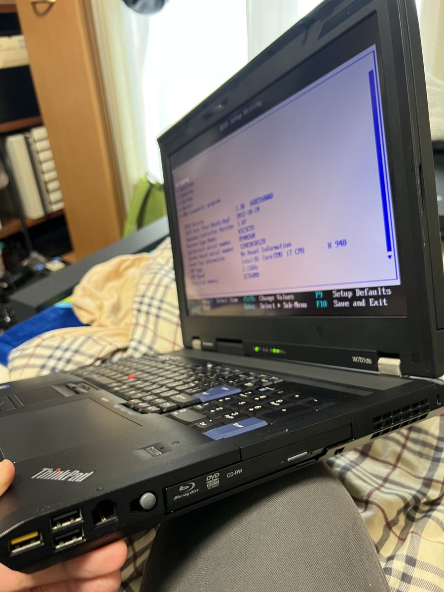 lost_lost_lost3's tweet photo. #ThinkPad信者 #ThinkPad W701ds
これが私の考えた最強のノートパソコン
と言っても過言では無いと思います
デュアルディスプレイ、Expresscard 54/34と34、BDmulti、デジタイザー 、カラーキャリブレーター、指紋認証、2.5inchドライブx2、無線LAN、e-sataUSB2.0コンボ端子、USB3.0、IEEE1394など https://t.co/eW3PTifZ5Q