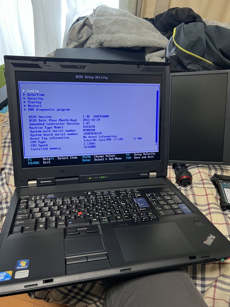 lost_lost_lost3's tweet photo. #ThinkPad信者 #ThinkPad W701ds
これが私の考えた最強のノートパソコン
と言っても過言では無いと思います
デュアルディスプレイ、Expresscard 54/34と34、BDmulti、デジタイザー 、カラーキャリブレーター、指紋認証、2.5inchドライブx2、無線LAN、e-sataUSB2.0コンボ端子、USB3.0、IEEE1394など https://t.co/eW3PTifZ5Q