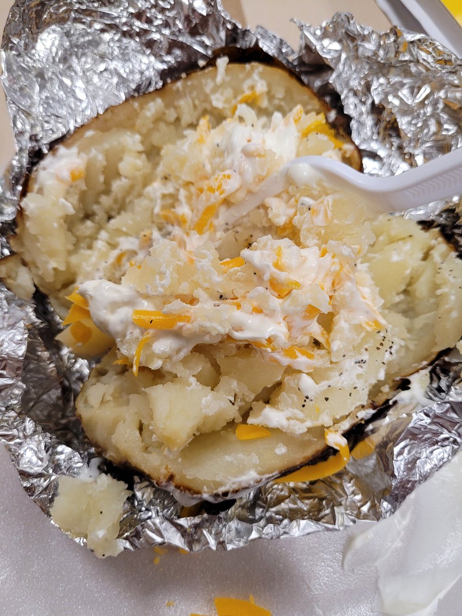 Hub_Sped4's tweet photo. Giving a HUGE THANK YOU to @texasroadhouse and our HUB administrators for our delicious lunch today! #HUBfamily #AmericanEducationWeek #monroecountyschools https://t.co/4rv4Lp5FzJ