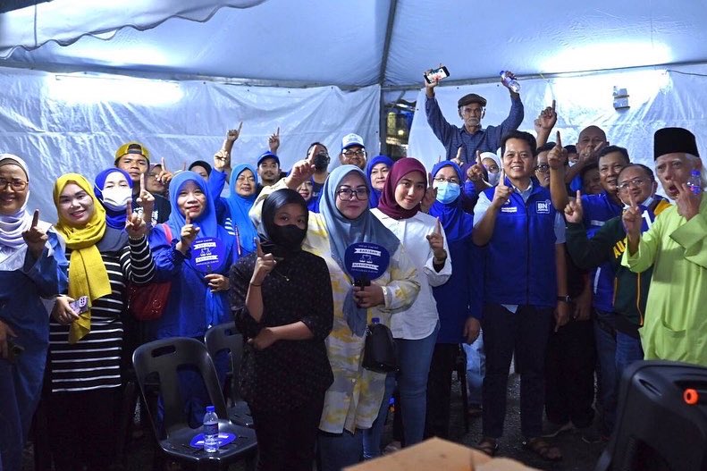 johanropi's tweet photo. Sekitar rumusan aktiviti kempen saya pada sebelah malam semalam.

Seronok dapat meluangkan masa beramah mesra dengan penduduk Taman Suria Muafakat, Taman Melodies dan Kampung Dato Onn. https://t.co/nMRYrWet2d