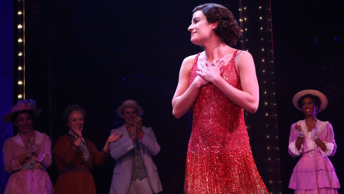 BwayBeatNews's tweet photo. BREAKING: Lea Michele Announces FUNNY GIRL Will Release Cast Hostages https://t.co/aPMVZF0yn1