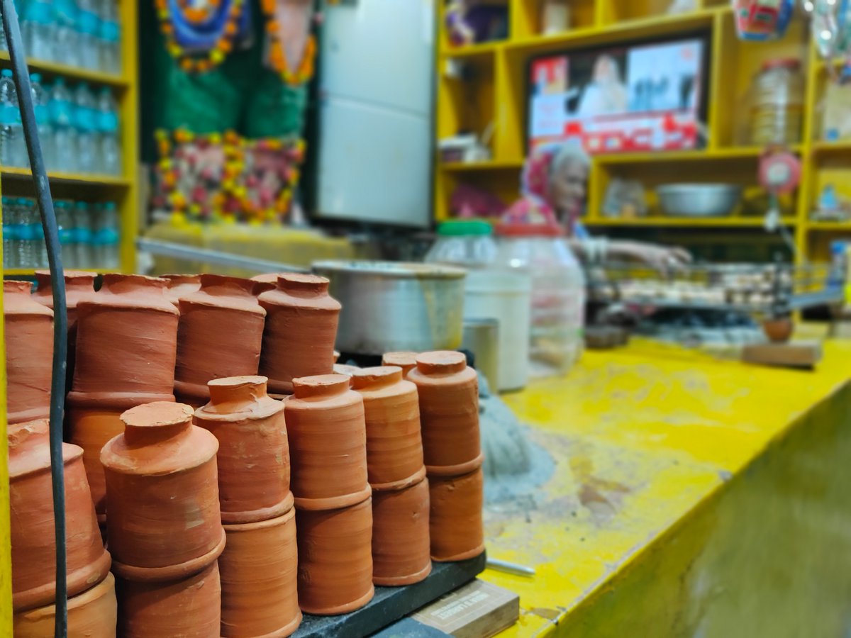 KolCountryroads's tweet photo. লিট্টি খাবা লিট্টি?

গঙ্গার ধারে একটু সময় কাটানো আর সাথে পেটপুজো; আমরা মাঝে মাঝেই গঙ্গার ধার ধরে বেরিয়ে পড়ি; উত্তরে আহিরিটোলা গেলে অনেকরকম খাবার পাওয়া যায়; এই লিট্টির দোকান সেরকমই গঙ্গার পাশেই।

➥এরকম পোস্ট পেতে লাইক/ফলো করুন
#BongCountryroads https://t.co/KPgCEceOUU