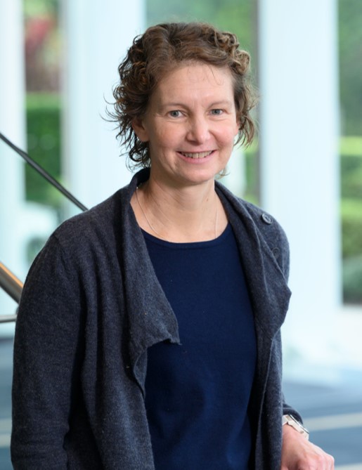 Congratulations to our fearless leader A Prof Lois Holloway on receiving the ACPSEM Distinguished Services Award that acknowledges a member who has made an outstanding contribution to the College. She is only the second woman to receive this award. <a href="/ACPSEM/">ACPSEM</a> #EPSM #WomenWhoCurie