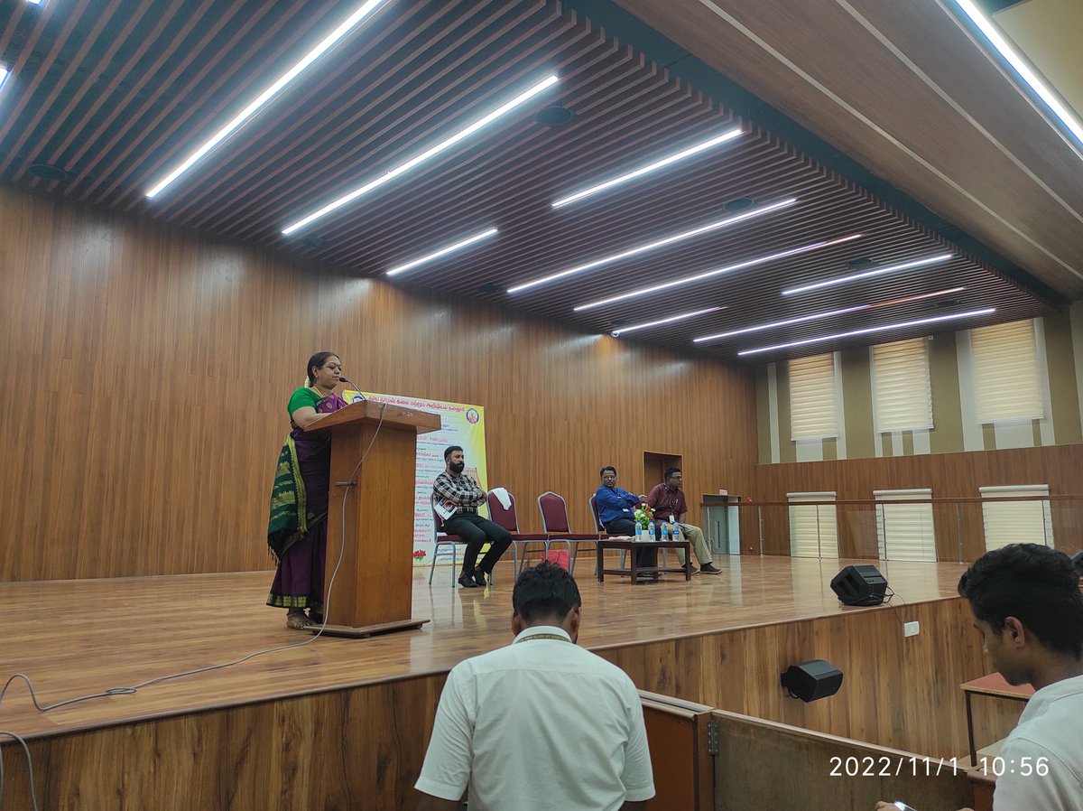 Nss_Stcas106_Ch's tweet photo. 01/11/2022: தூய தாமஸ் கலை மற்றும் அறிவியல் கல்லூரியின் தமிழ்த் துறை சுழற்சி - 1 மற்றும்  IQAC இனைந்து நடத்திய ஒருநாள் கருத்தரங்கத்தில் வழக்கறிஞர் M.விஜயா பக்தி இலக்கியங்களை பற்றி சிறப்புரையாற்றினார் | இதில் NSS மாணவர்கள் கலந்து கொண்டனர்.#nss @_NSSIndia @Nss_Stcas107_Ch @NssUnom https://t.co/NKqtOXqGOU