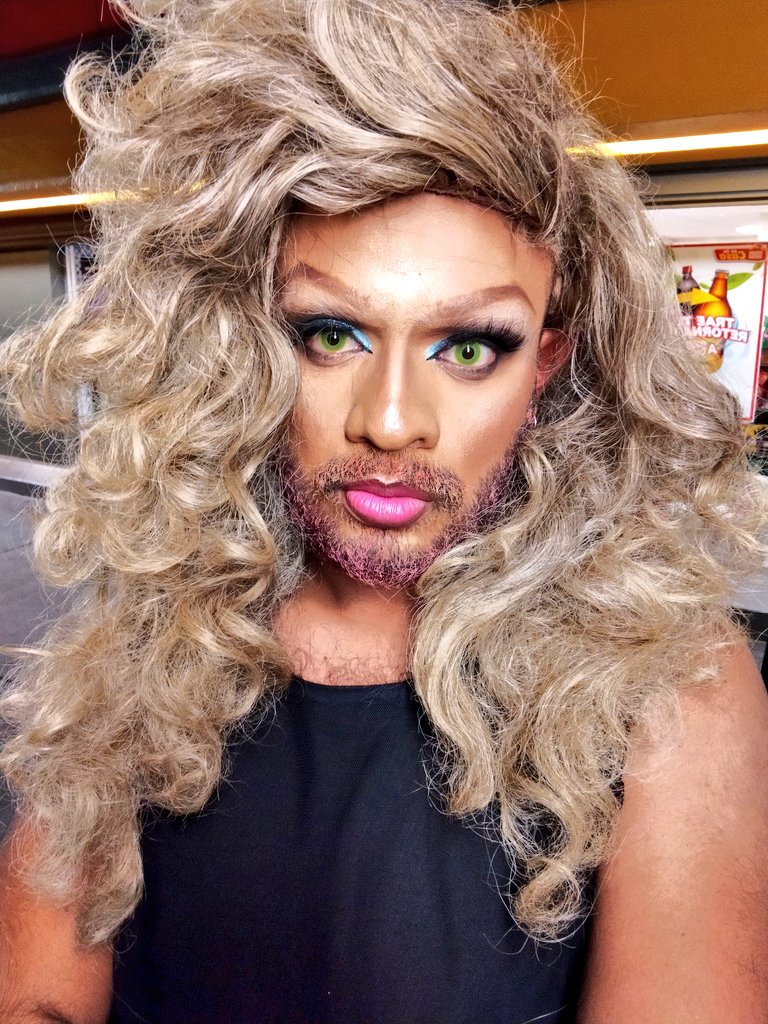 FosforeaQ's tweet photo. Y que tiene 😍 #ylaqueflote #fosforea #queer #drag #dragmexico #dragmexicano #dragqueer #dragqueen #dragking #gay #draglocal #showdrag #dragcanarias #rpdr #dragartist #makeup #makeupartist #dragworld #draglife #neon #fosforescente https://t.co/gc1i3OhjGW