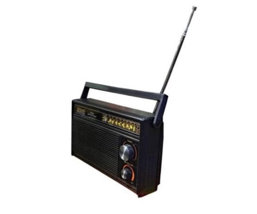 pmukasaofficial's tweet photo. So y’all forgot that The government promised 10 million radio and TVs for learning activities during COVID-19 but didn’t deliver a single set!!😂😂 https://t.co/cYoiV2ryDC