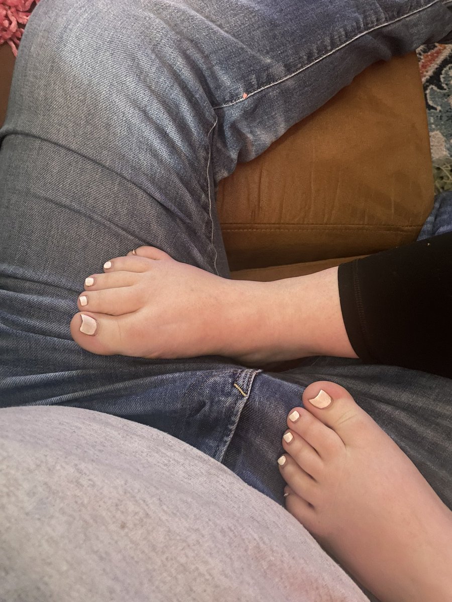 Sexyfootgodess1998 tweet media
