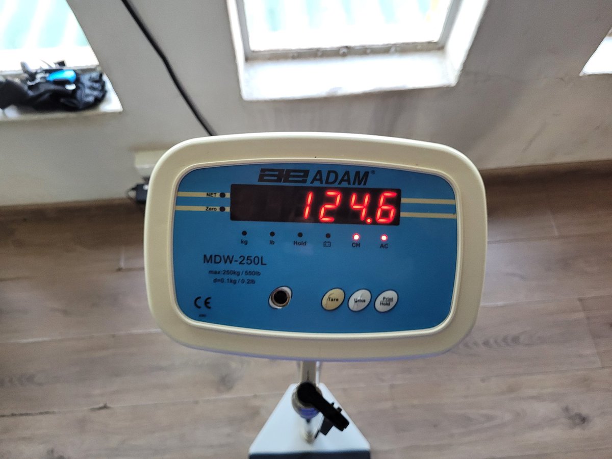 caesarzvayi's tweet photo. 600g gone past week, a cumulative 29.1kg since Aug 1.
I started taking white meat ONLY @ lunch time with a view to toning the muscles.
#Vision120
#FetchYourBody2022 https://t.co/hUYOCFz8tn