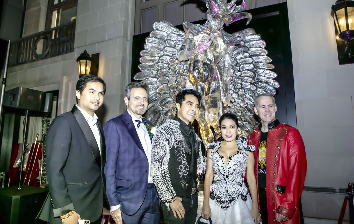 Gala " Creation " New art Work from Sir Daniel Winn in Berverly Hill - Winn Slavin Fine Art
#SirDanielWinn, #DanielWinn, #Creation, #WinnSlavinFineArt, #NewArtWork,#Redeo, #BerverlyHill , #ModernArt, #hollywoodArt, #NewArt,#Creationwork , 
<a href="/ductien/">Duc Tien</a>