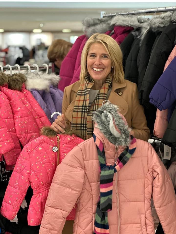 TheMikeEllis's tweet image. Because of generous donors and supporters, @KrisCrockerKXLY #Coats4Kids and @kxly4news gave over 80 coats to the kids at Northeast Youth Center. #Spokane