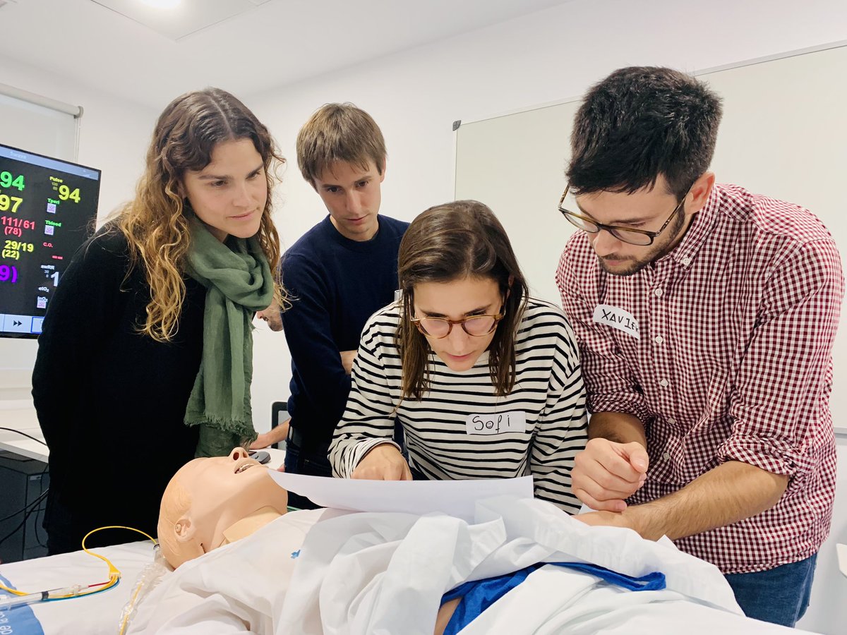 Espectacular ahir la 2na Jornada de formació en habilitats tècniques en Cardiologia mitjançant la simulació! Gràcies als intructors per els magnífics tallers i als alumnes, per la implicació i les ganes! Des del grup de simulació de la SCC no ens ho podíem inaginar millor!