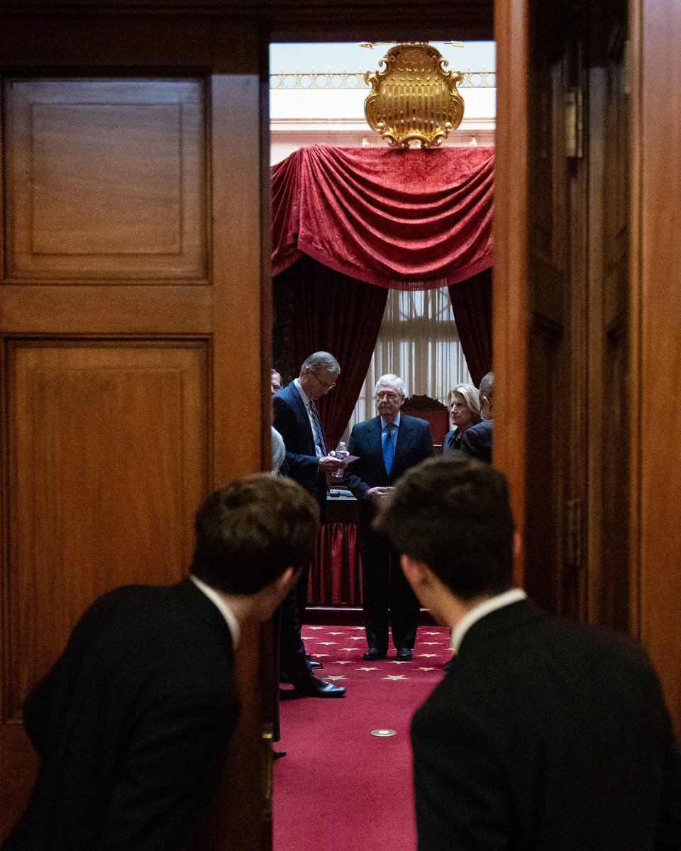 Senator Mitch McConnell shortly after the GOP voted for him to continue as Minority Leader. 📷 <a href="/business/">Bloomberg</a>