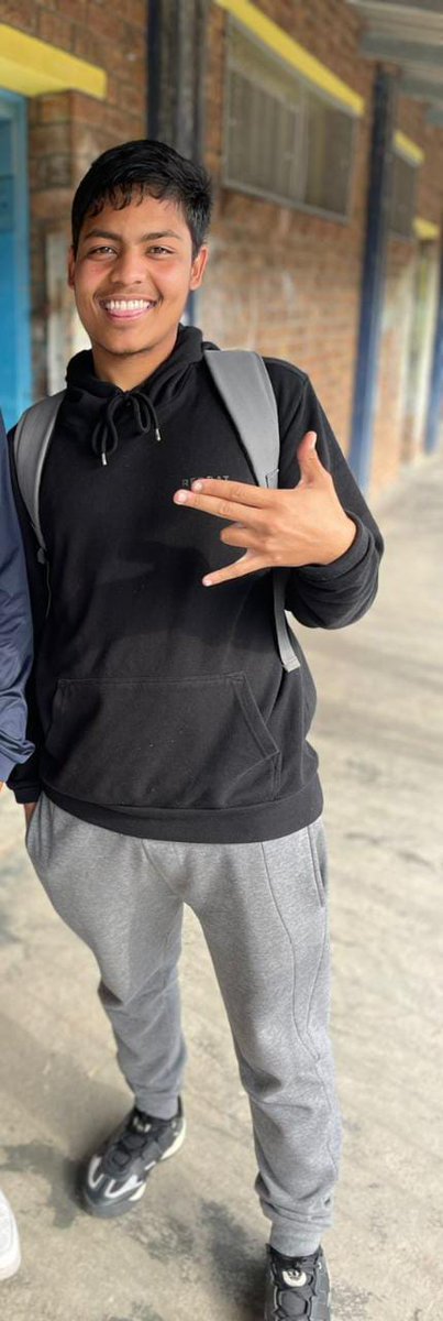 Discreet Bottom tweet media