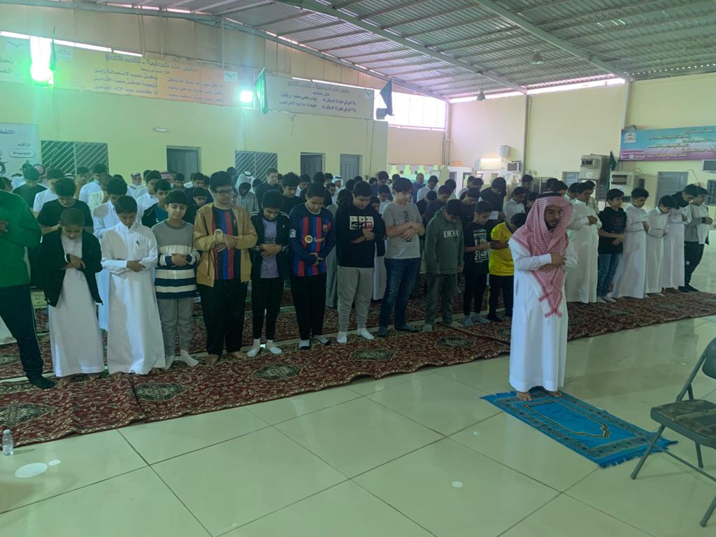 alghad456's tweet photo. تأسياً بسنة نبينا محمد صلى الله عليه وسلم بإقامة صلاة الاستسقاء بمقر المدرسة تنفيذأ لدعوة خادم الحرمين الشريفين الملك سلمان بن عبدالعزيز آل سعود إلى إقامة صلاة الاستسقاء في جميع أنحاء المملكة https://t.co/PKShrJTsRN
