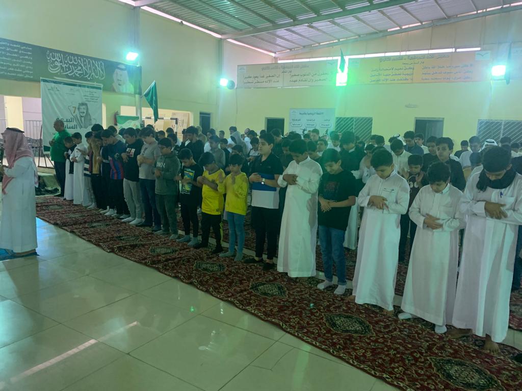 alghad456's tweet photo. تأسياً بسنة نبينا محمد صلى الله عليه وسلم بإقامة صلاة الاستسقاء بمقر المدرسة تنفيذأ لدعوة خادم الحرمين الشريفين الملك سلمان بن عبدالعزيز آل سعود إلى إقامة صلاة الاستسقاء في جميع أنحاء المملكة https://t.co/PKShrJTsRN